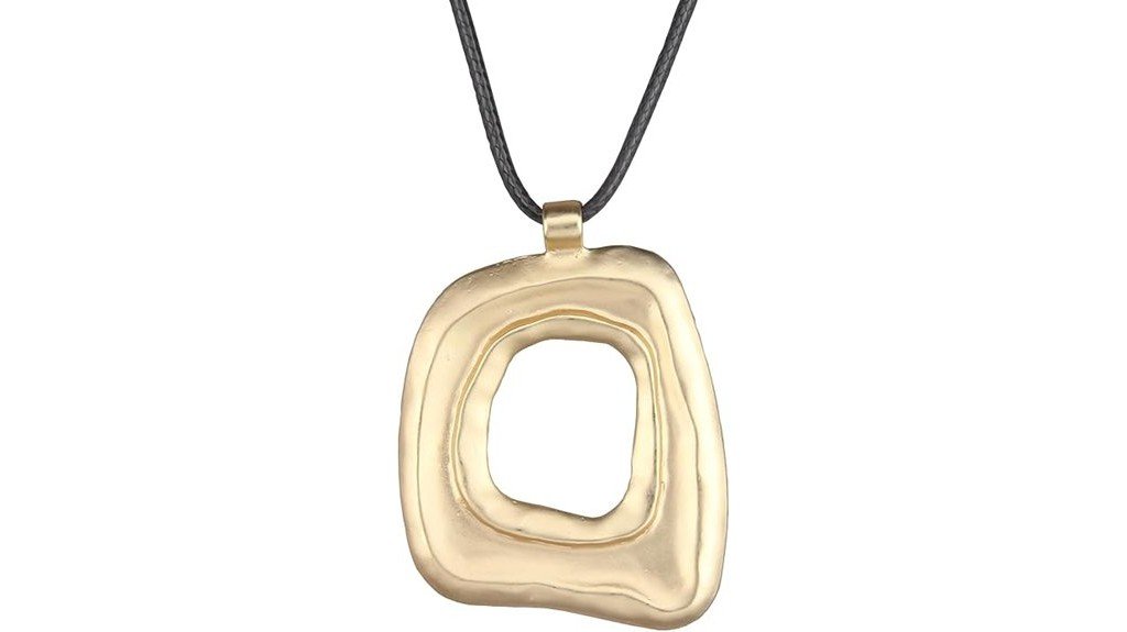 3 Best Long Pendant Necklaces for Achieving the Perfect Boho Look 3 chunky women s pendant necklace